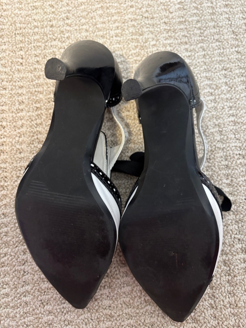 Linea Paola Pumps - Picture 7 of 7